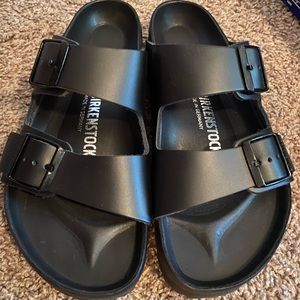 Arizona natural leather black Birkenstocks!